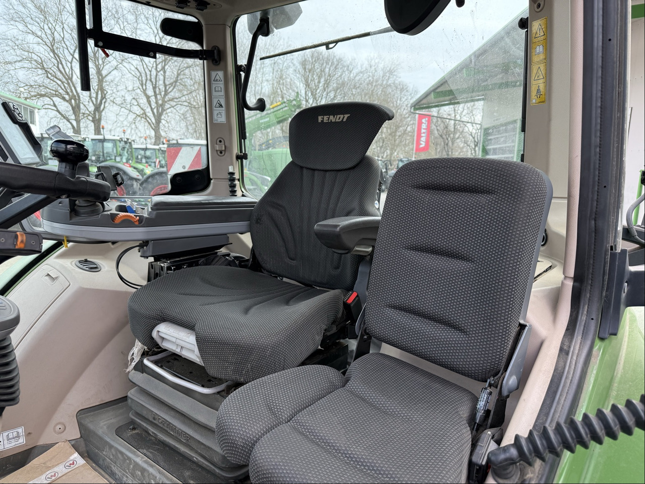 Fendt 724 Vario S4 - Трактор: слика 5 Fendt 724 Vario S4 - Трактор: слика 5