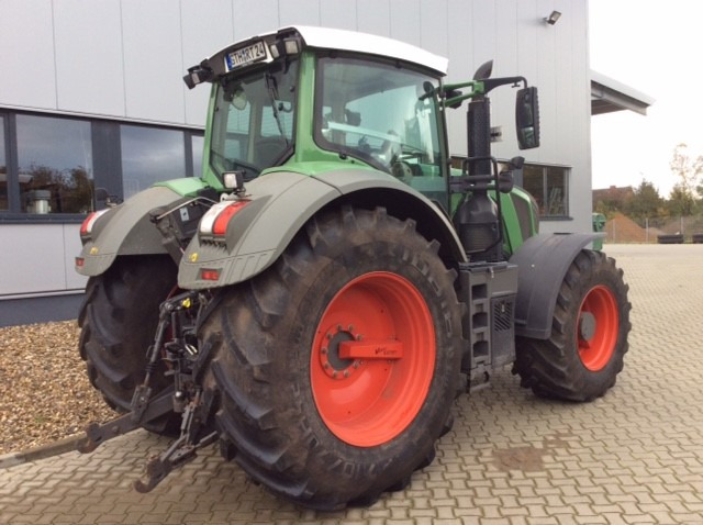 Fendt 824 Vario S4 Profi - Трактор: слика 5 Fendt 824 Vario S4 Profi - Трактор: слика 5