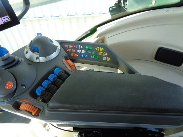 Трактор Fendt 824 Vario S4 ProfiPlus: слика 6