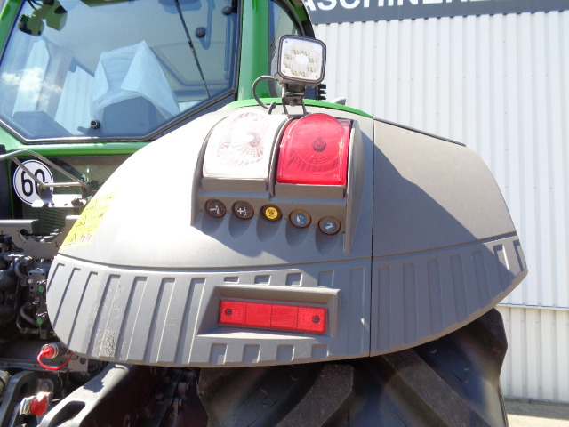 Трактор Fendt 824 Vario S4 ProfiPlus: слика 9