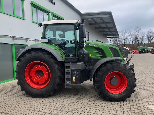 Fendt 826 Vario S4 Profi - Трактор: слика 5 Fendt 826 Vario S4 Profi - Трактор: слика 5