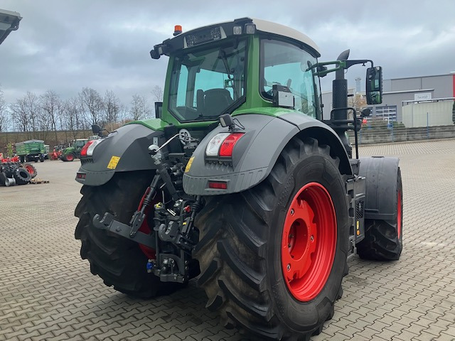 Fendt 826 Vario S4 Profi - Трактор: слика 4 Fendt 826 Vario S4 Profi - Трактор: слика 4