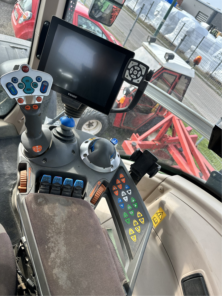Fendt 828 S4 Profi Plus - Трактор: слика 2 Fendt 828 S4 Profi Plus - Трактор: слика 2