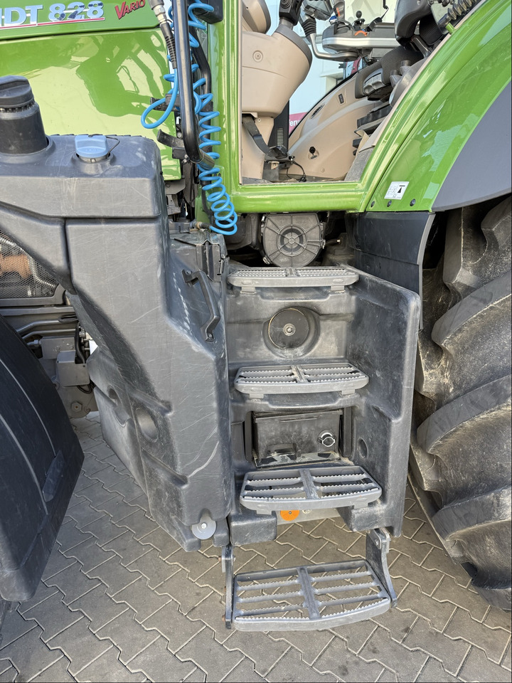Fendt 828 Vario ProfiPlus Motor NEU - Трактор: слика 3 Fendt 828 Vario ProfiPlus Motor NEU - Трактор: слика 3