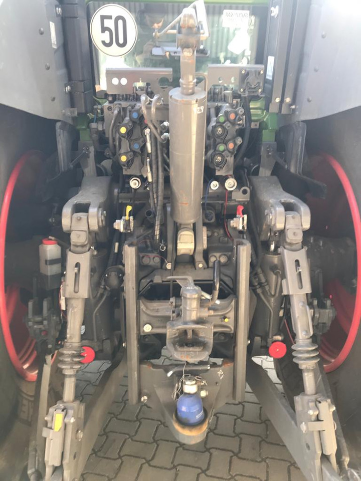 Fendt 828 Vario S4 Profi - Трактор: слика 2 Fendt 828 Vario S4 Profi - Трактор: слика 2