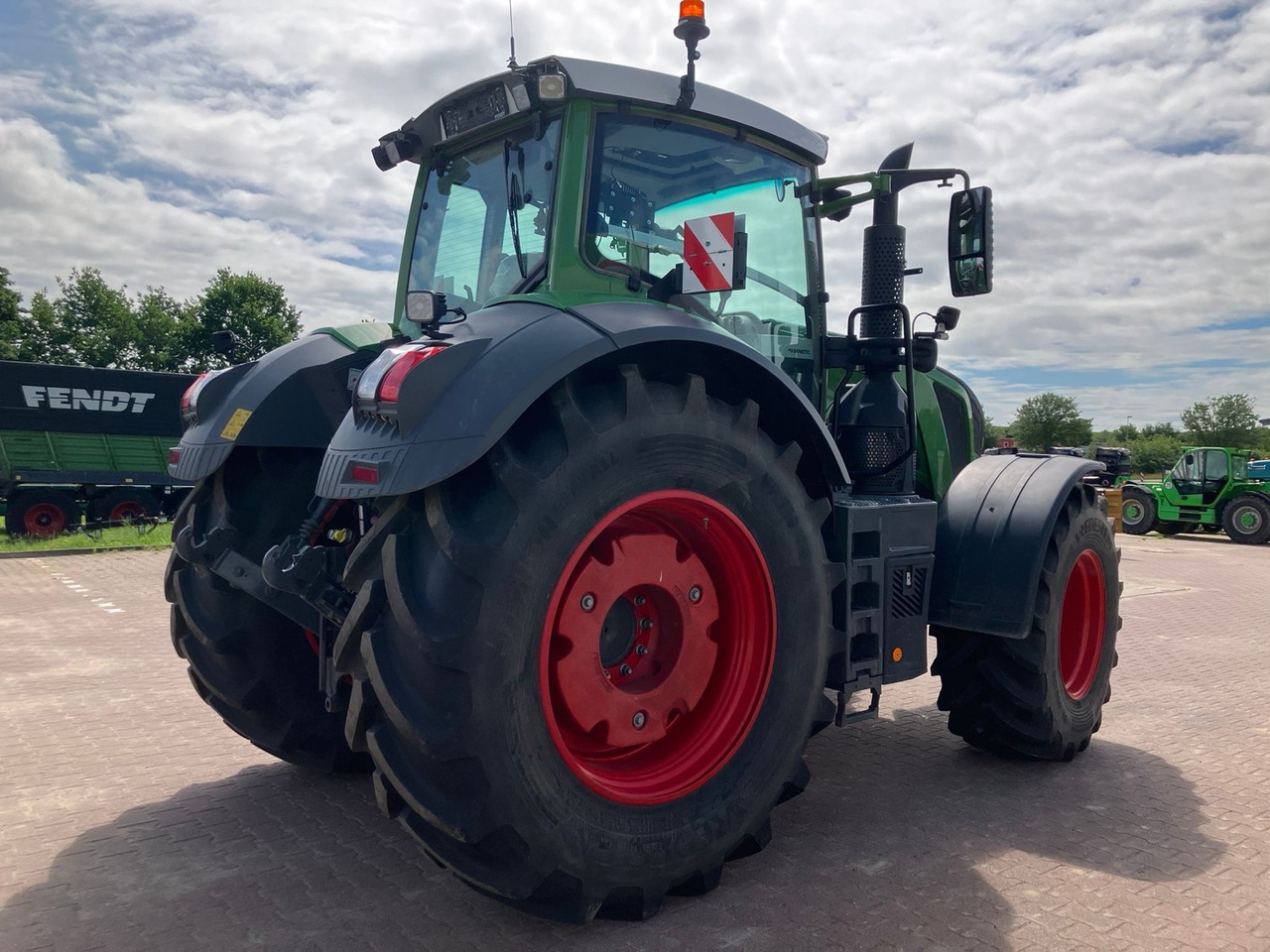 Fendt 828 Vario S4 Profi Plus - Трактор: слика 5 Fendt 828 Vario S4 Profi Plus - Трактор: слика 5