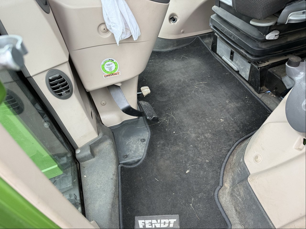 Fendt 828 Vario S4 ProfiPlus - Трактор: слика 2 Fendt 828 Vario S4 ProfiPlus - Трактор: слика 2
