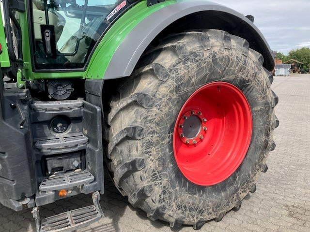 Fendt 828 Vario S4 ProfiPlus - Трактор: слика 4 Fendt 828 Vario S4 ProfiPlus - Трактор: слика 4