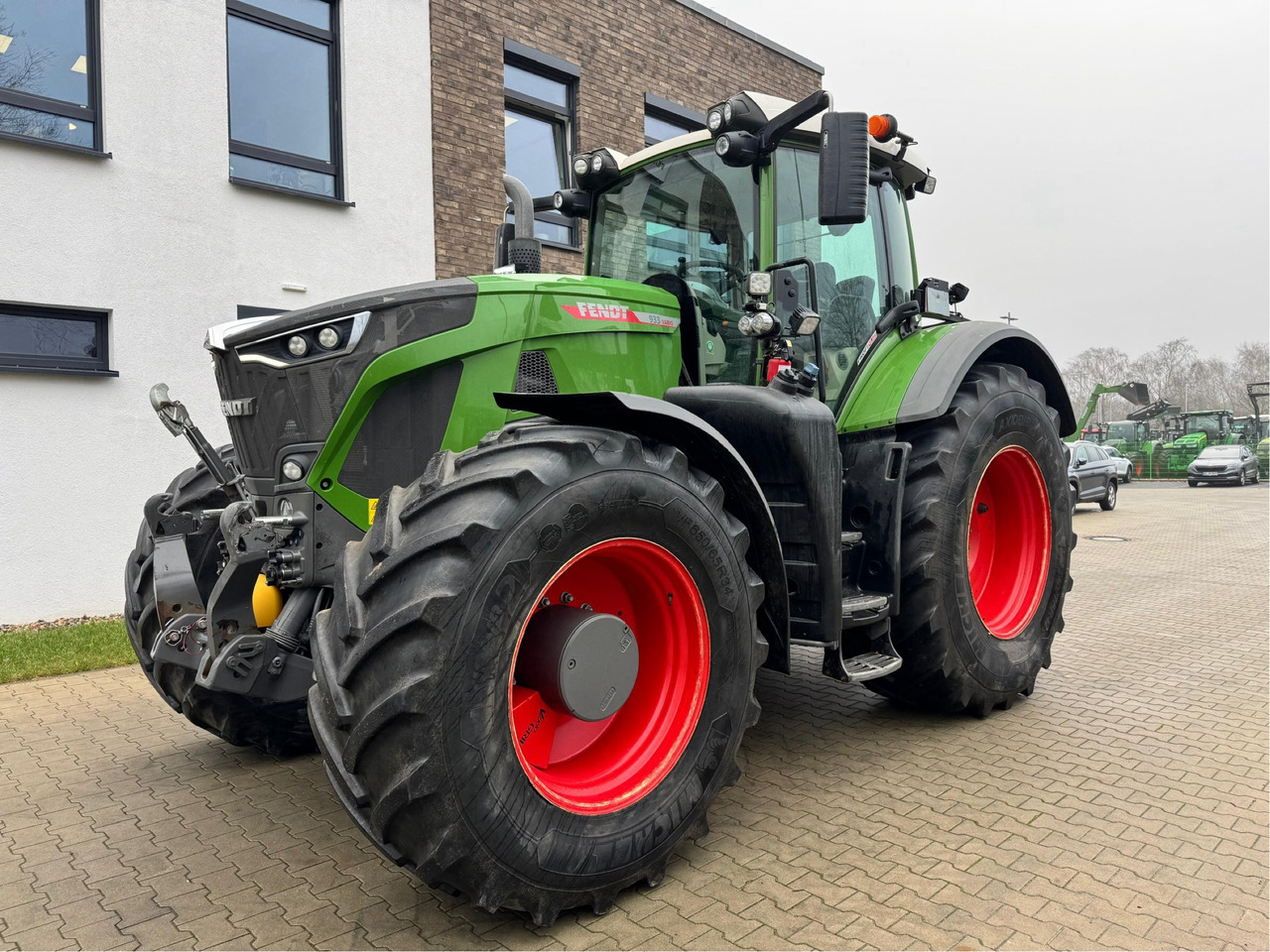 Fendt 933 Vario Gen6 Profi Plus - Трактор: слика 1 Fendt 933 Vario Gen6 Profi Plus - Трактор: слика 1