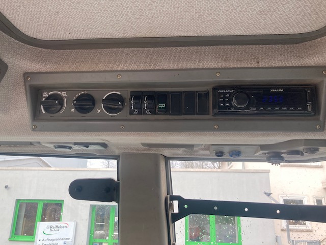 Fendt Favorit 714 Vario - Трактор: слика 2 Fendt Favorit 714 Vario - Трактор: слика 2