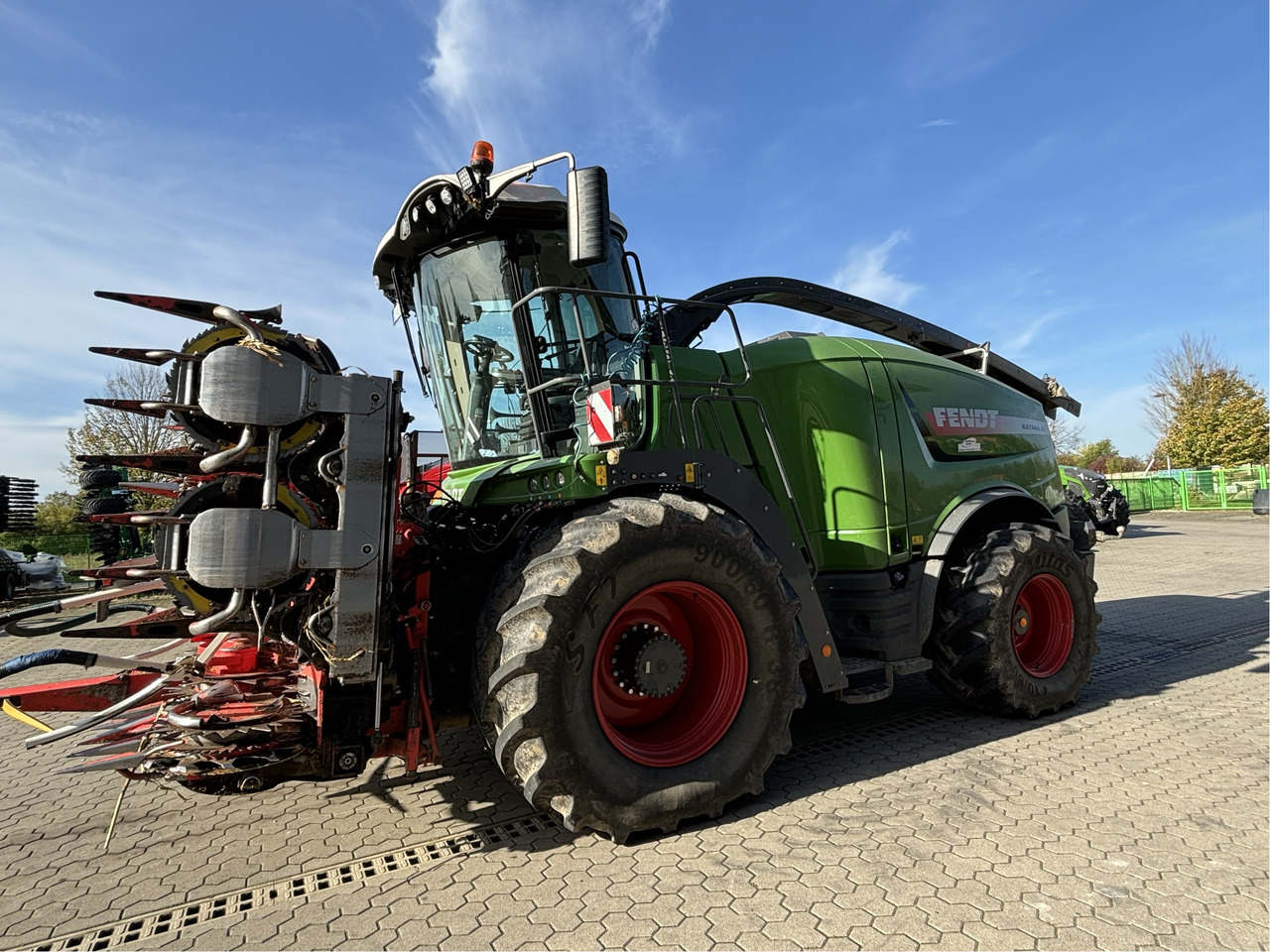 Fendt Feldhäcksler Katana 65 S4 - Машина за жнеење: слика 1 Fendt Feldhäcksler Katana 65 S4 - Машина за жнеење: слика 1