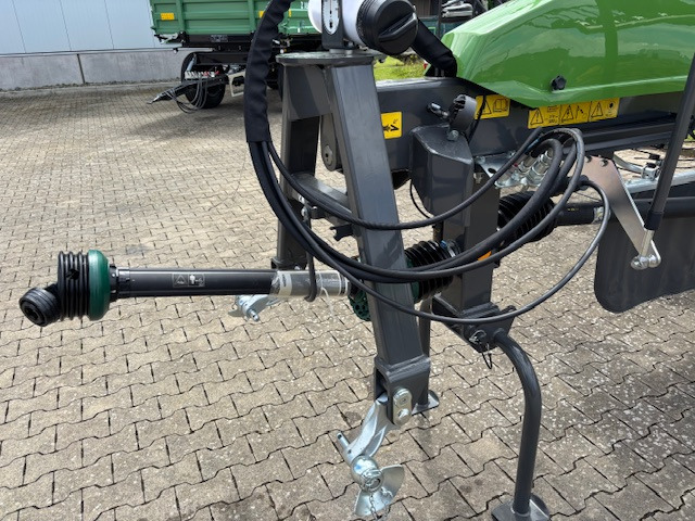 Fendt Former 860 C PRO - Превртувач и гребло: слика 4 Fendt Former 860 C PRO - Превртувач и гребло: слика 4