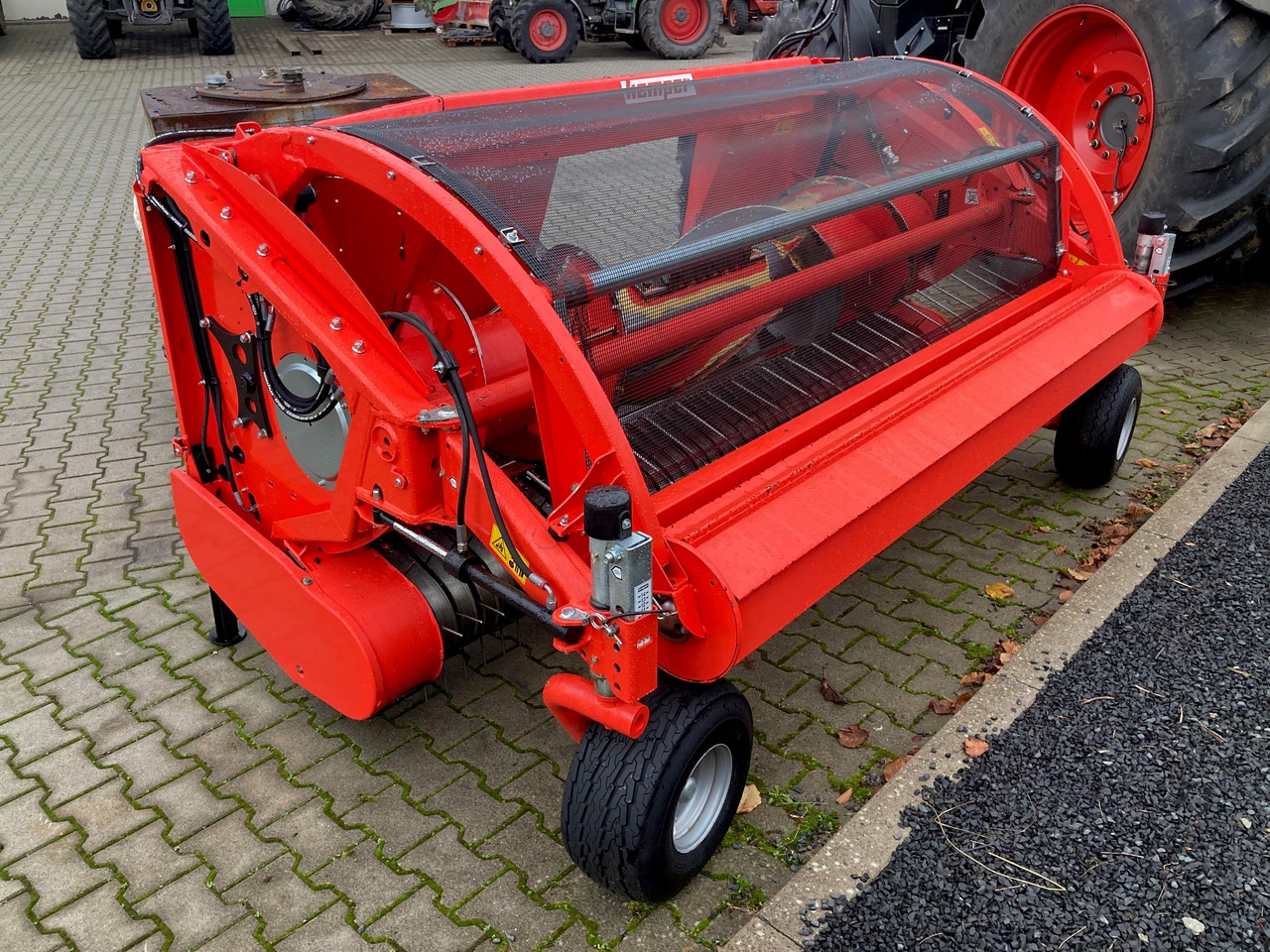 Fendt Katana 650 Gen3 - 28 Messer - Машина за жнеење: слика 3 Fendt Katana 650 Gen3 - 28 Messer - Машина за жнеење: слика 3