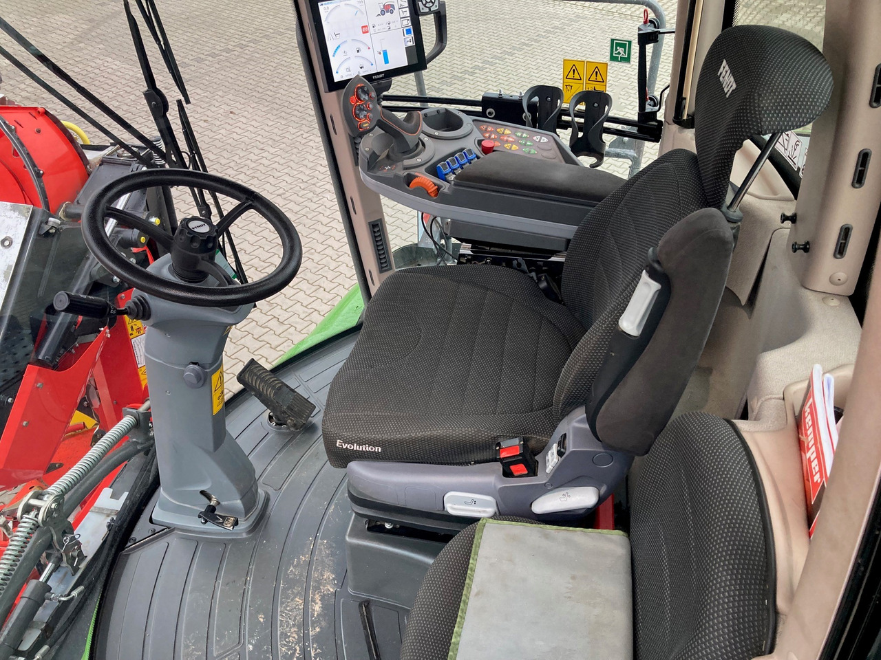 Fendt Katana 650 Gen3 - 28 Messer - Машина за жнеење: слика 4 Fendt Katana 650 Gen3 - 28 Messer - Машина за жнеење: слика 4