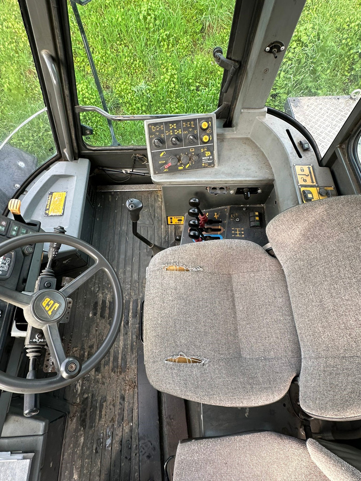 JCB Fastrac - Трактор: слика 3 JCB Fastrac - Трактор: слика 3