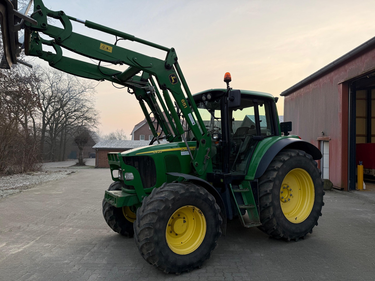John Deere 6420 - Трактор: слика 1 John Deere 6420 - Трактор: слика 1