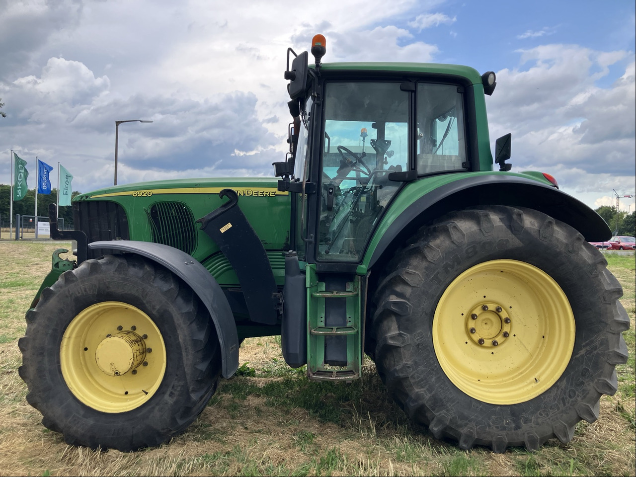 John Deere 6920 Auto Quad - Трактор: слика 1 John Deere 6920 Auto Quad - Трактор: слика 1