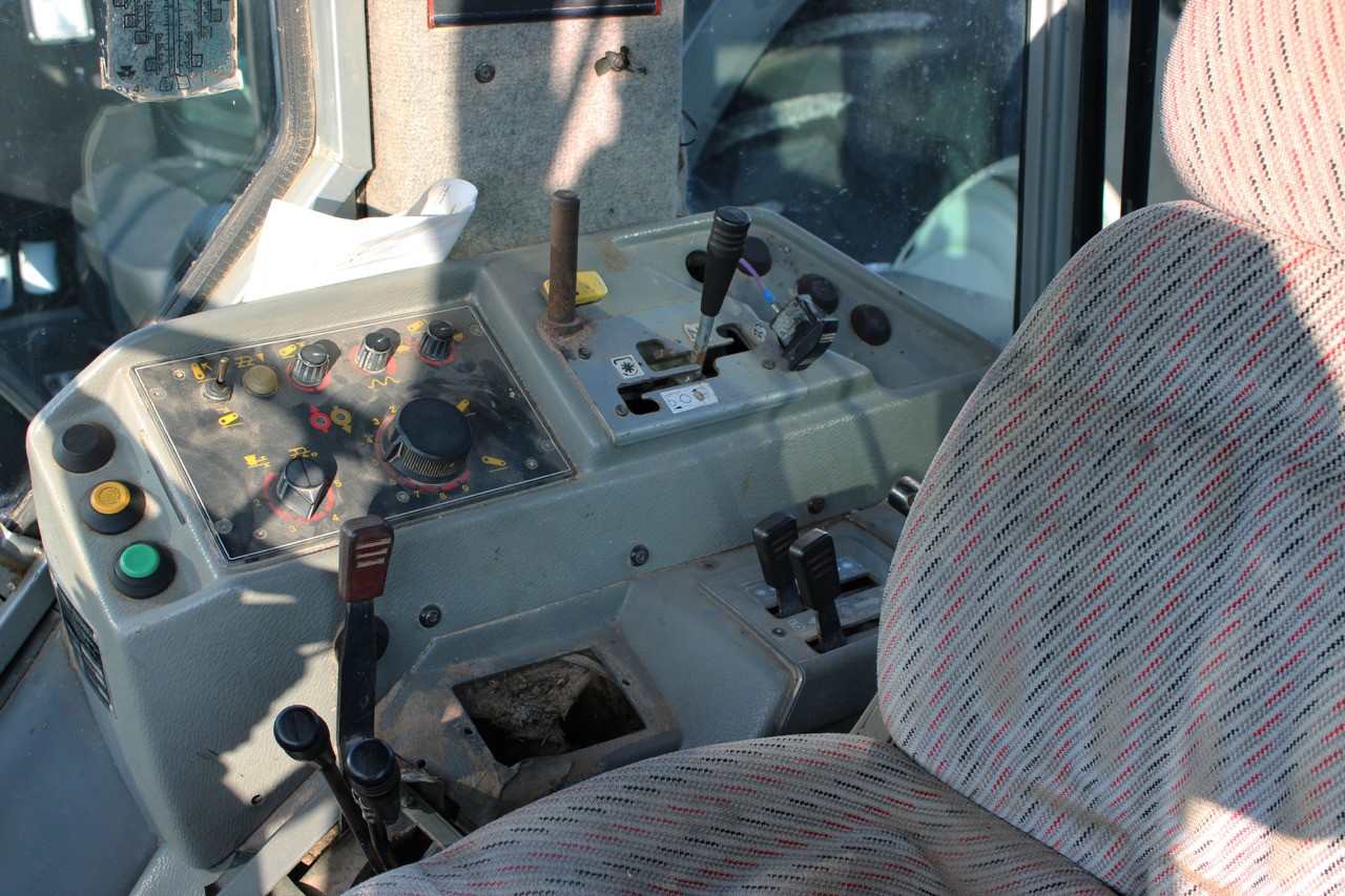 Massey Ferguson 3085 - Трактор: слика 2 Massey Ferguson 3085 - Трактор: слика 2