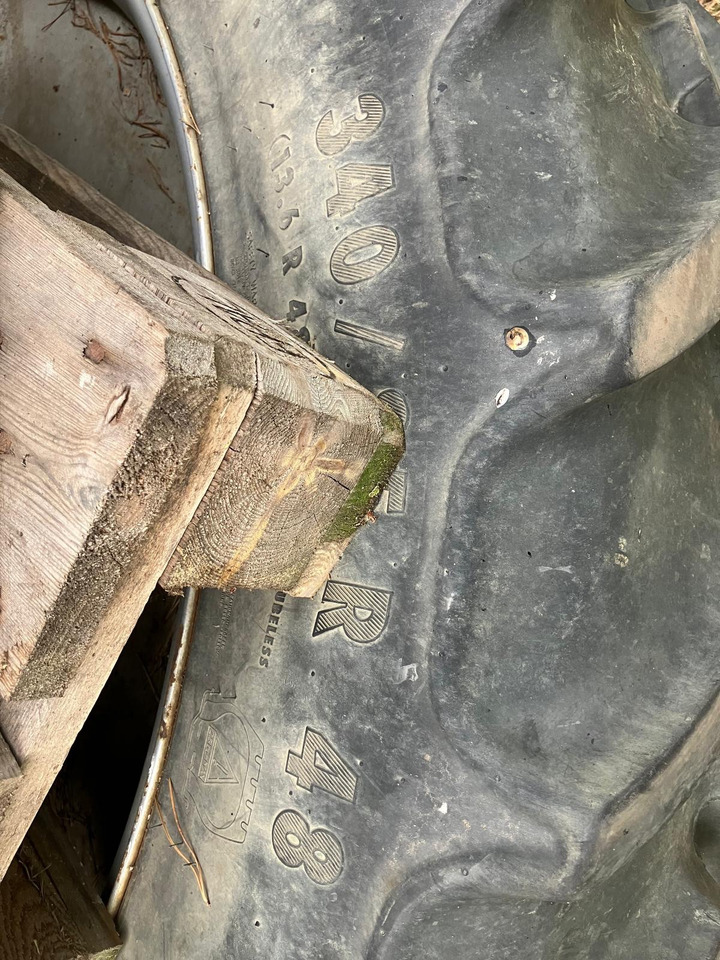 Massey Ferguson 340/95R48 320/95R32 Continental - Гуми и бандажи: слика 4 Massey Ferguson 340/95R48 320/95R32 Continental - Гуми и бандажи: слика 4