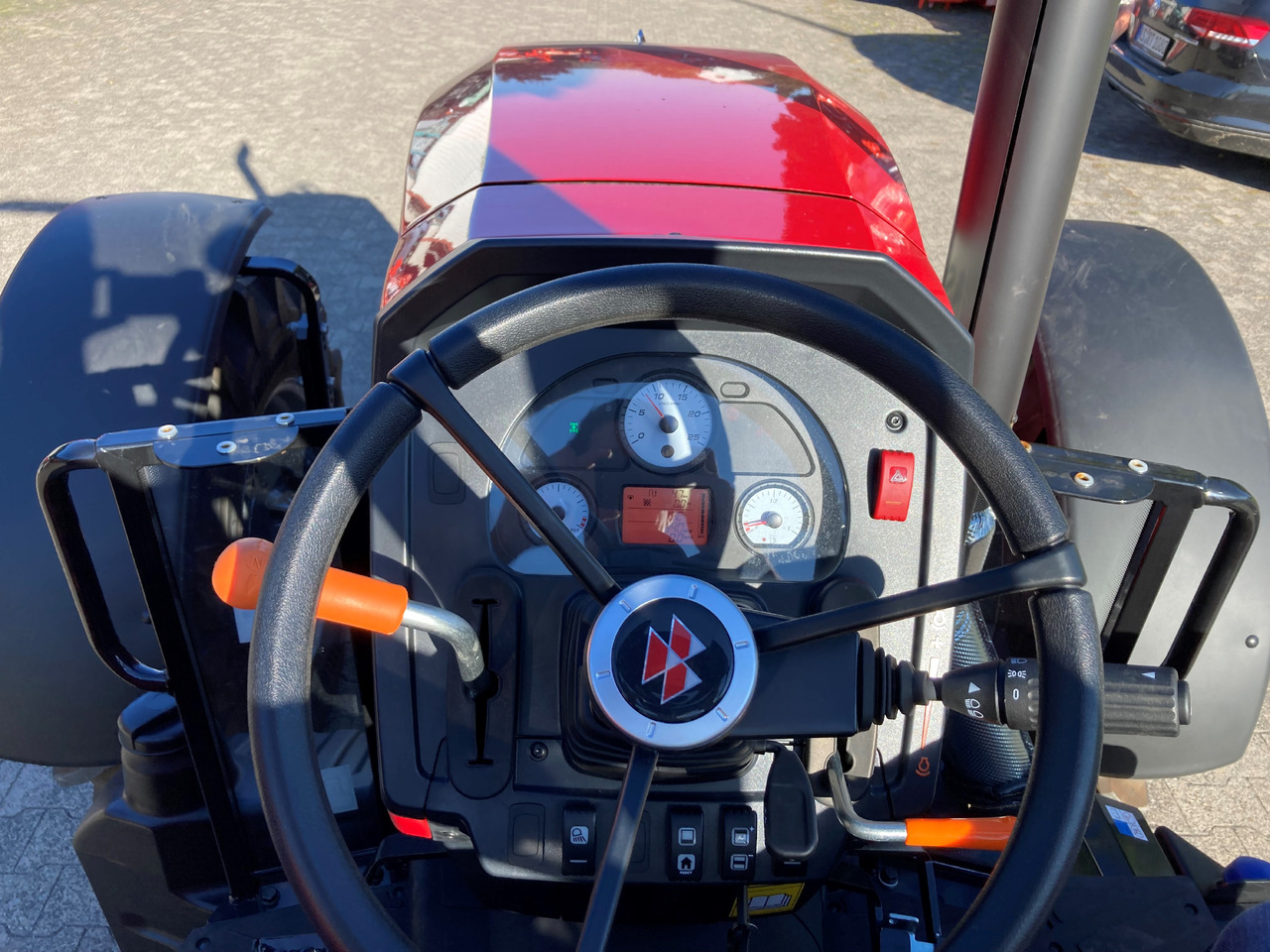 Massey Ferguson 4708 M Plattform Essential - Трактор: слика 3 Massey Ferguson 4708 M Plattform Essential - Трактор: слика 3