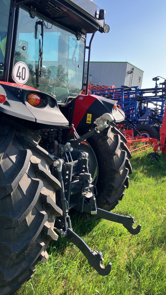 Massey Ferguson 5713M 4WD Cab Essential - Трактор: слика 5 Massey Ferguson 5713M 4WD Cab Essential - Трактор: слика 5