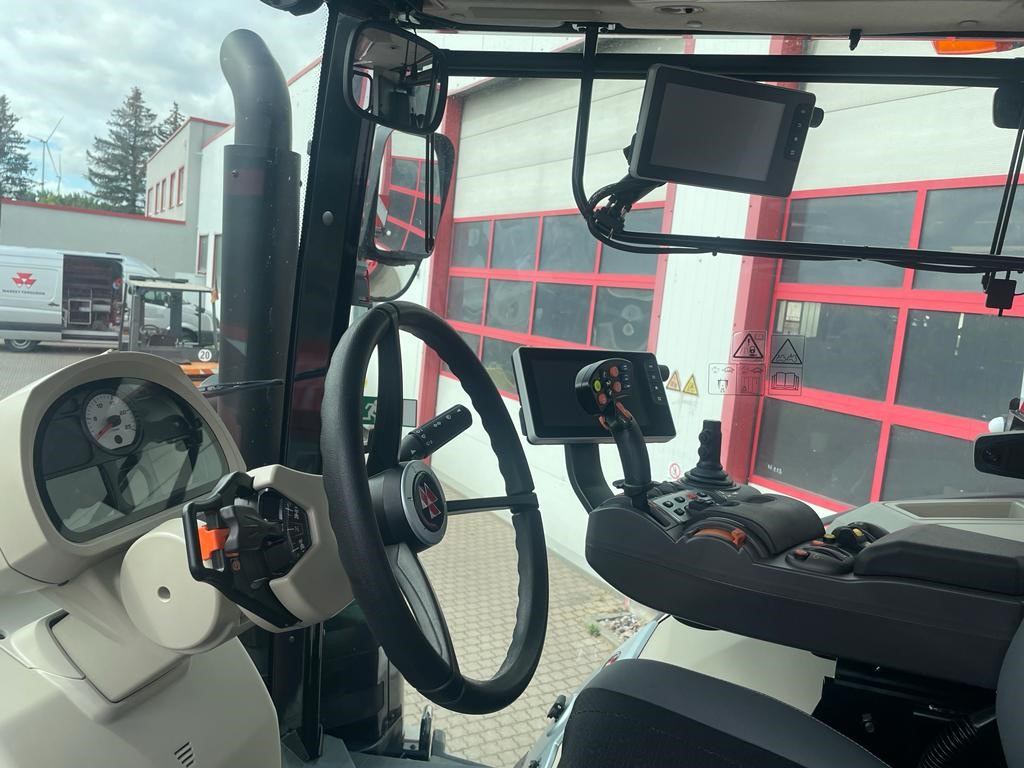 Massey Ferguson 8732 Dyna-VT EXCLUSIVE - Трактор: слика 2 Massey Ferguson 8732 Dyna-VT EXCLUSIVE - Трактор: слика 2