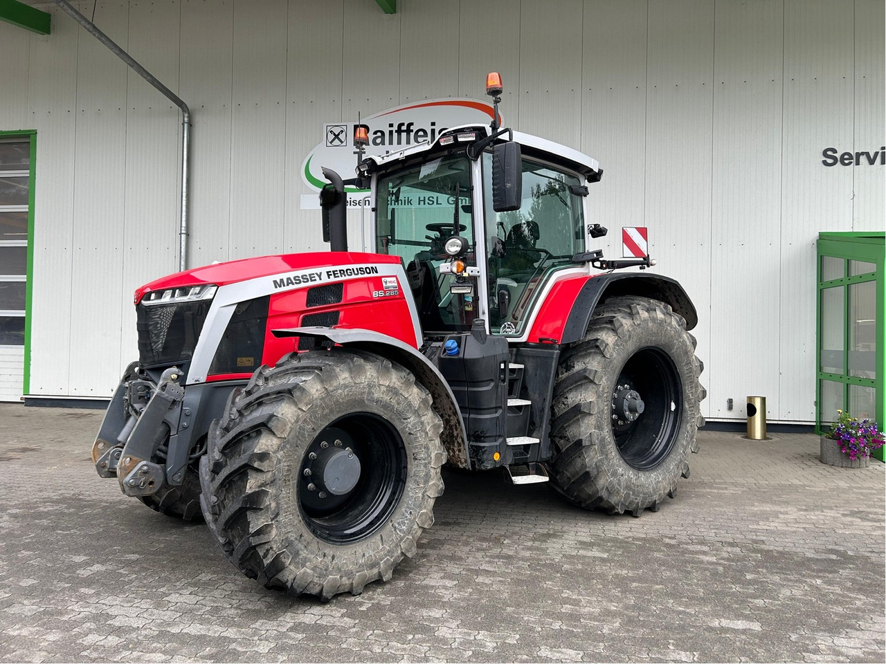 Massey Ferguson 8S.285 DynaVT Exclusive - Трактор: слика 1 Massey Ferguson 8S.285 DynaVT Exclusive - Трактор: слика 1