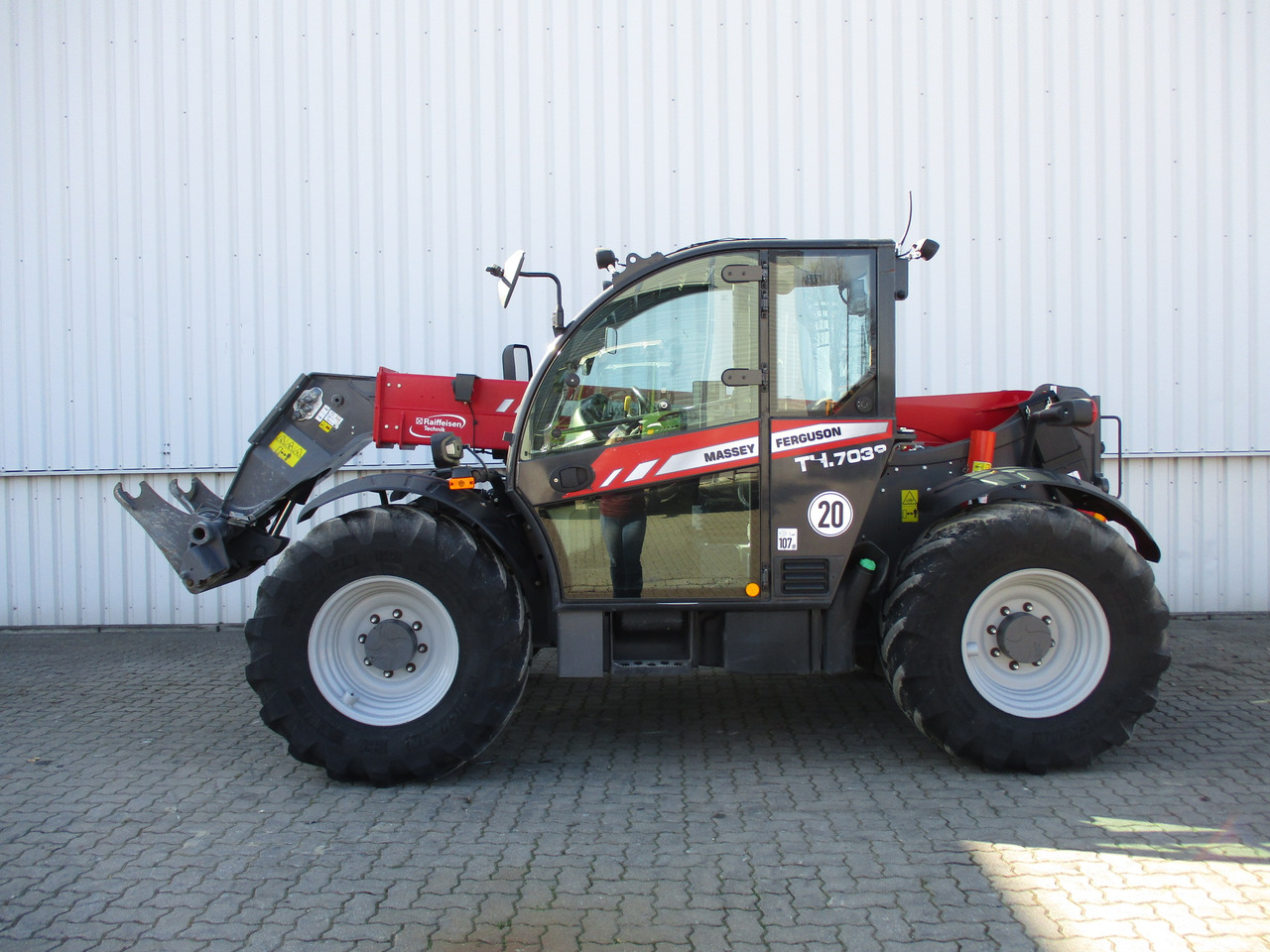 Massey Ferguson TH 7038 T4f - Натоварувач: слика 1 Massey Ferguson TH 7038 T4f - Натоварувач: слика 1