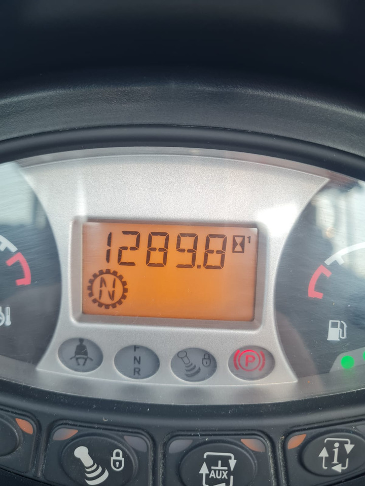 Massey Ferguson TH 7038 T4f - Натоварувач: слика 2 Massey Ferguson TH 7038 T4f - Натоварувач: слика 2