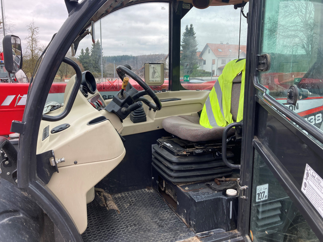 Massey Ferguson Telekoplader TH 7038 - Телескопски ракувач: слика 5 Massey Ferguson Telekoplader TH 7038 - Телескопски ракувач: слика 5