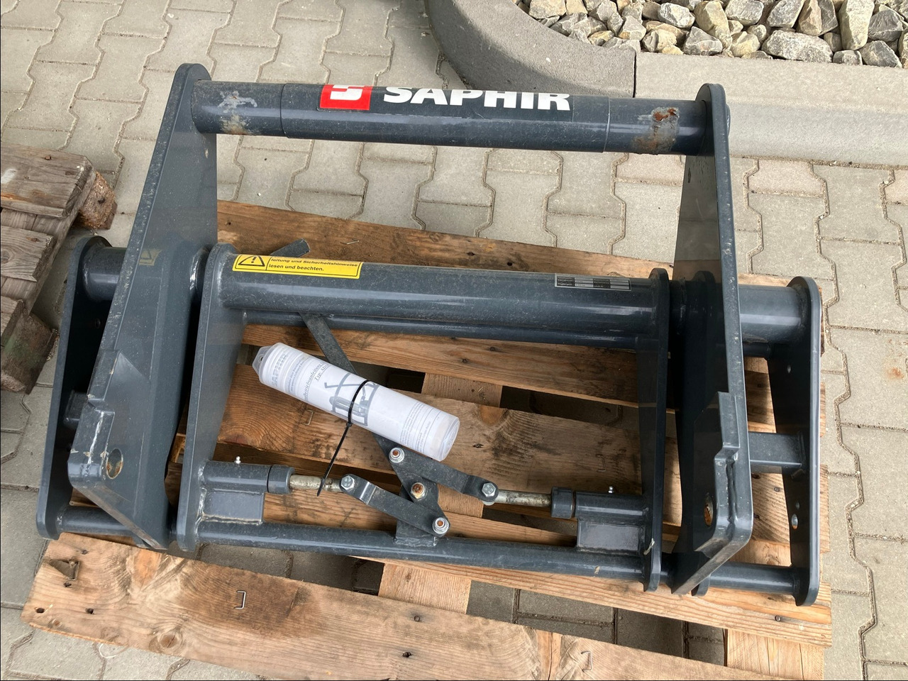 Saphir Adapterrahmen Bobcat schmal / - Преден утоварувач за трактор: слика 1 Saphir Adapterrahmen Bobcat schmal / - Преден утоварувач за трактор: слика 1