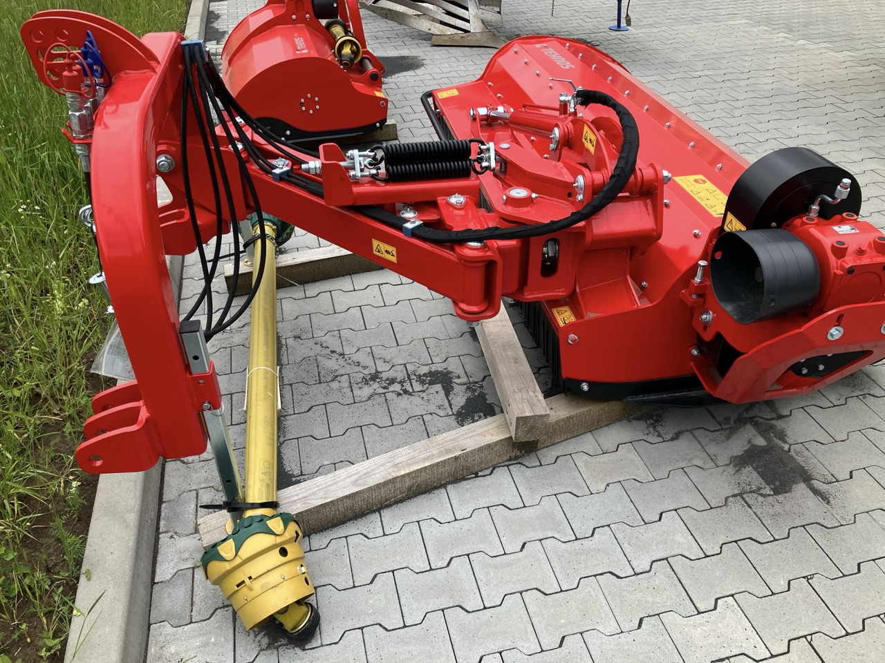 Tehnos Mulcher MB 220R PROFI LW - Мулчер: слика 2 Tehnos Mulcher MB 220R PROFI LW - Мулчер: слика 2