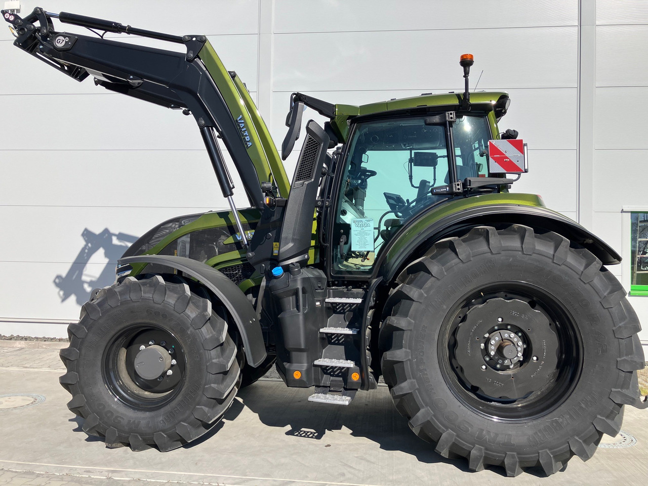Valtra Q 285 - Трактор: слика 1 Valtra Q 285 - Трактор: слика 1