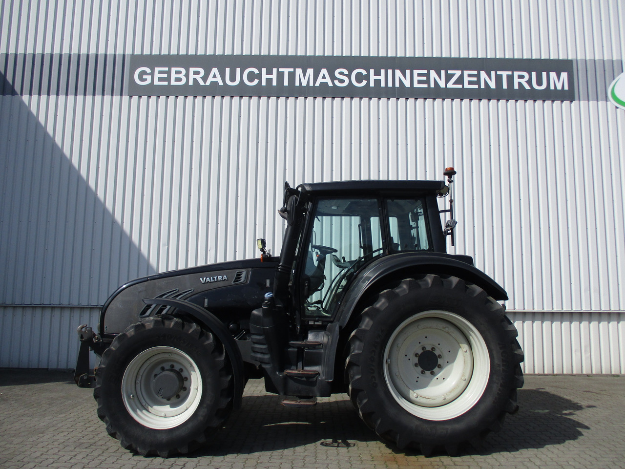 Valtra T 213 - Трактор: слика 1 Valtra T 213 - Трактор: слика 1