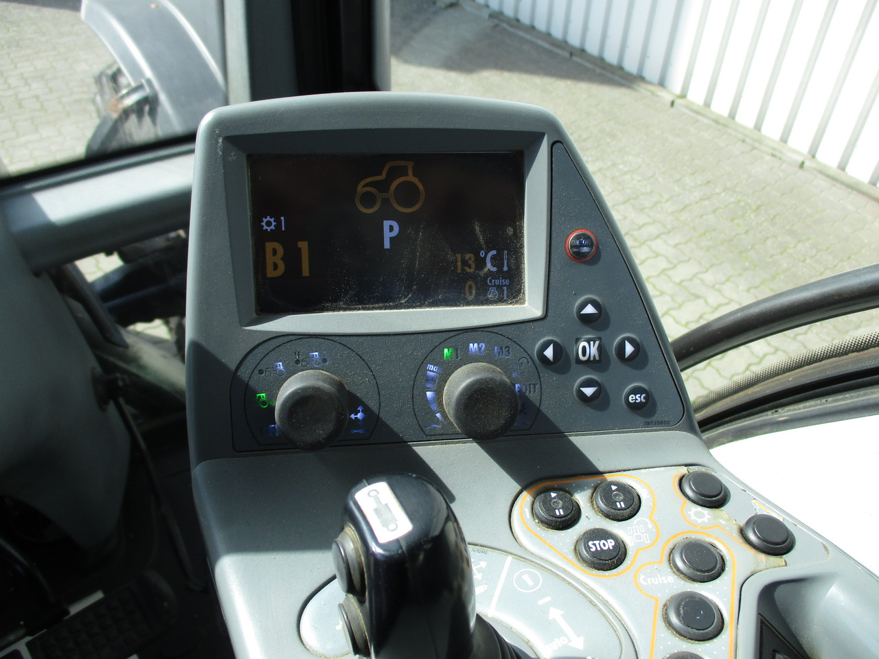 Valtra T 213 - Трактор: слика 4 Valtra T 213 - Трактор: слика 4