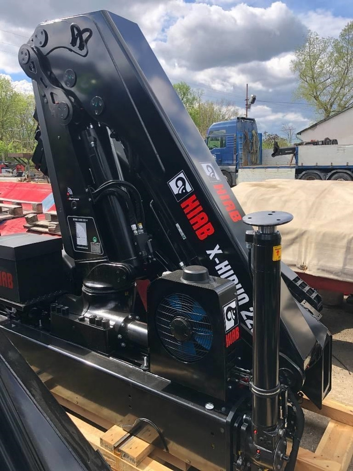 Hiab X-HiDuo 228 E-4 - Кран за натоварување за Камион: слика 1 Hiab X-HiDuo 228 E-4 - Кран за натоварување за Камион: слика 1