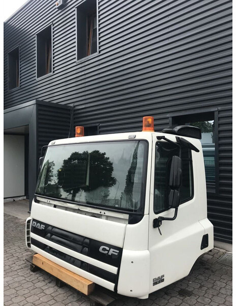 DAF CF Euro 3, Euro 4 - Кабина и ентериер за Камион: слика 1 DAF CF Euro 3, Euro 4 - Кабина и ентериер за Камион: слика 1