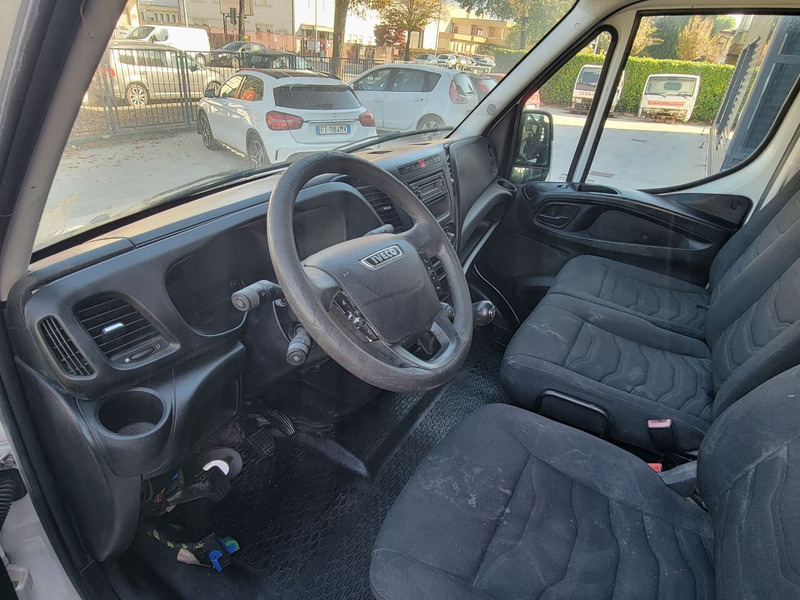 Iveco DAILY E6 - Кабина и ентериер за Камион: слика 2 Iveco DAILY E6 - Кабина и ентериер за Камион: слика 2