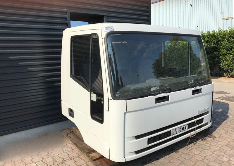 Iveco Eurotech - Eurotrakker Euro 3 - Кабина и ентериер за Камион: слика 3 Iveco Eurotech - Eurotrakker Euro 3 - Кабина и ентериер за Камион: слика 3