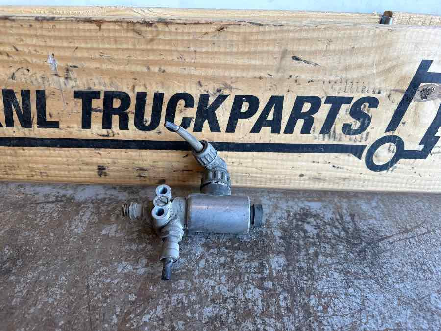EKERI WABCO VALVE 4721726000 - Вентил за Приколка: слика 1 EKERI WABCO VALVE 4721726000 - Вентил за Приколка: слика 1
