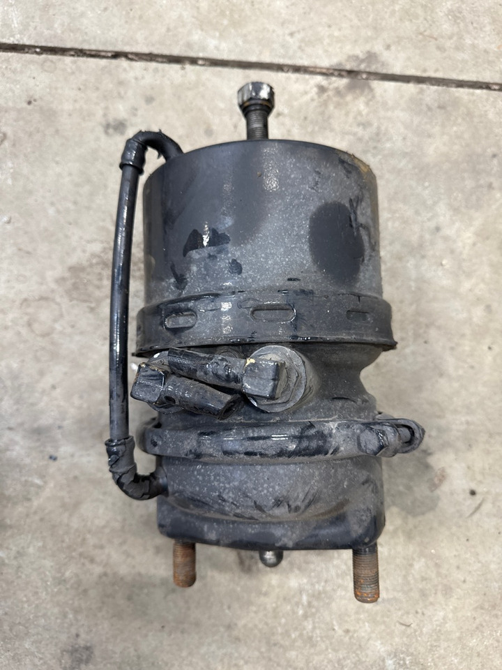 MAN REAR BRAKE CYLINDER 81.50410-6583 - Цилиндар за кочници за Камион: слика 1 MAN REAR BRAKE CYLINDER 81.50410-6583 - Цилиндар за кочници за Камион: слика 1