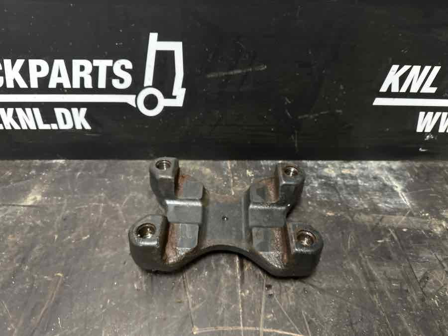 MAN SPRING BRACKET 81.41335-0165 - Рамка/ Шасија за Камион: слика 1 MAN SPRING BRACKET 81.41335-0165 - Рамка/ Шасија за Камион: слика 1