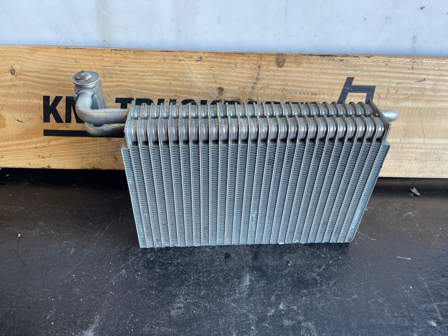 MERCEDES COOLER A9438300160 - Систем за ладење за Камион: слика 2 MERCEDES COOLER A9438300160 - Систем за ладење за Камион: слика 2