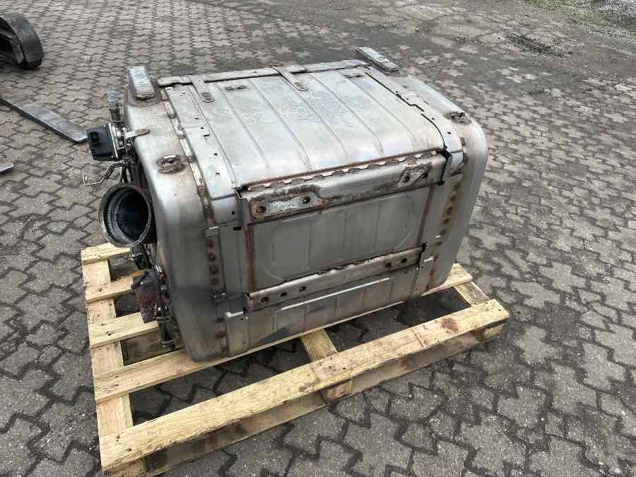 MERCEDES EXHAUST A0074908712 - Издувен систем за Камион: слика 1 MERCEDES EXHAUST A0074908712 - Издувен систем за Камион: слика 1