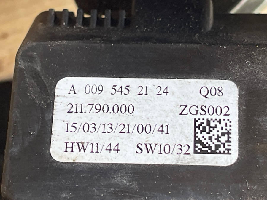 MERCEDES GEAR LEVER A0095452124 - Кабина и ентериер за Камион: слика 3 MERCEDES GEAR LEVER A0095452124 - Кабина и ентериер за Камион: слика 3
