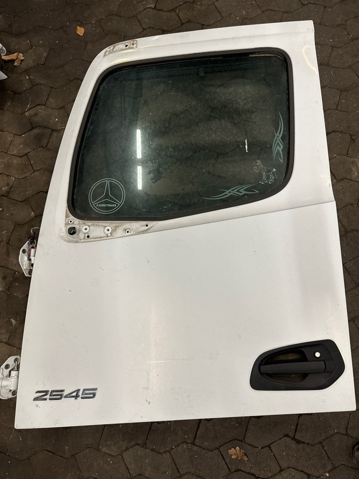 MERCEDES LEFT DOOR A9607202303 - Кабина и ентериер за Камион: слика 1 MERCEDES LEFT DOOR A9607202303 - Кабина и ентериер за Камион: слика 1