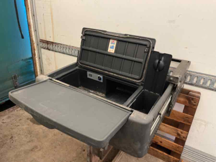 MERCEDES REFRIGERATOR / FRIDGE - Кабина и ентериер за Камион: слика 2 MERCEDES REFRIGERATOR / FRIDGE - Кабина и ентериер за Камион: слика 2