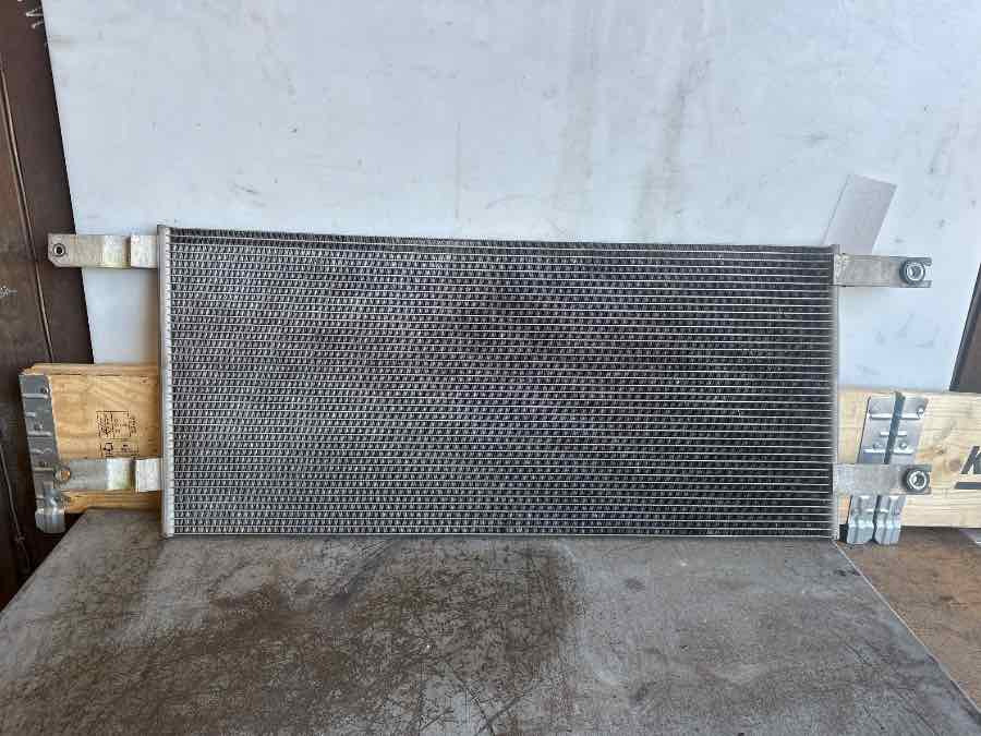 SCANIA A/C CONDENSER 2543257 - Систем за ладење за Камион: слика 1 SCANIA A/C CONDENSER 2543257 - Систем за ладење за Камион: слика 1