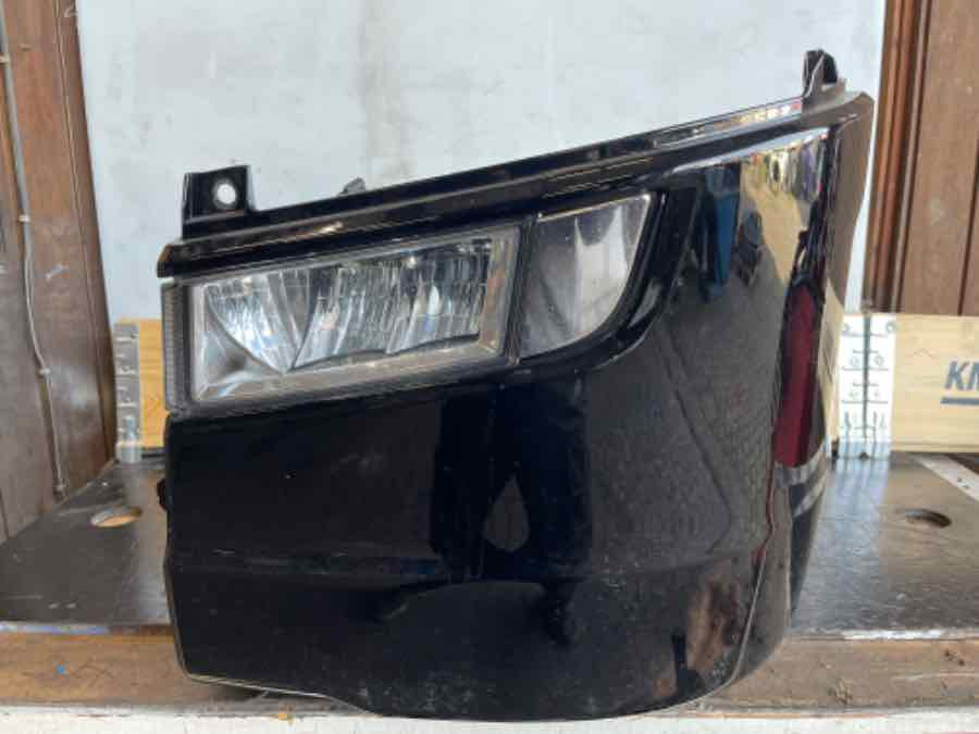 SCANIA BUMPER COVER LEFT SIDE 2295948 - Каросерија и екстериер за Камион: слика 1 SCANIA BUMPER COVER LEFT SIDE 2295948 - Каросерија и екстериер за Камион: слика 1