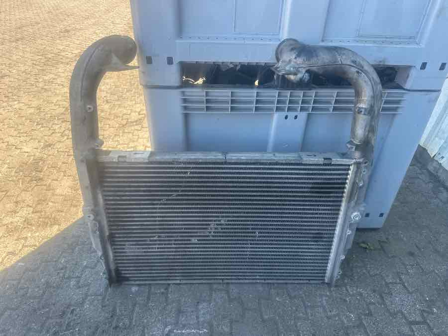 SCANIA CHANGE AIR COOLER 1795901 - Систем за ладење за Камион: слика 1 SCANIA CHANGE AIR COOLER 1795901 - Систем за ладење за Камион: слика 1